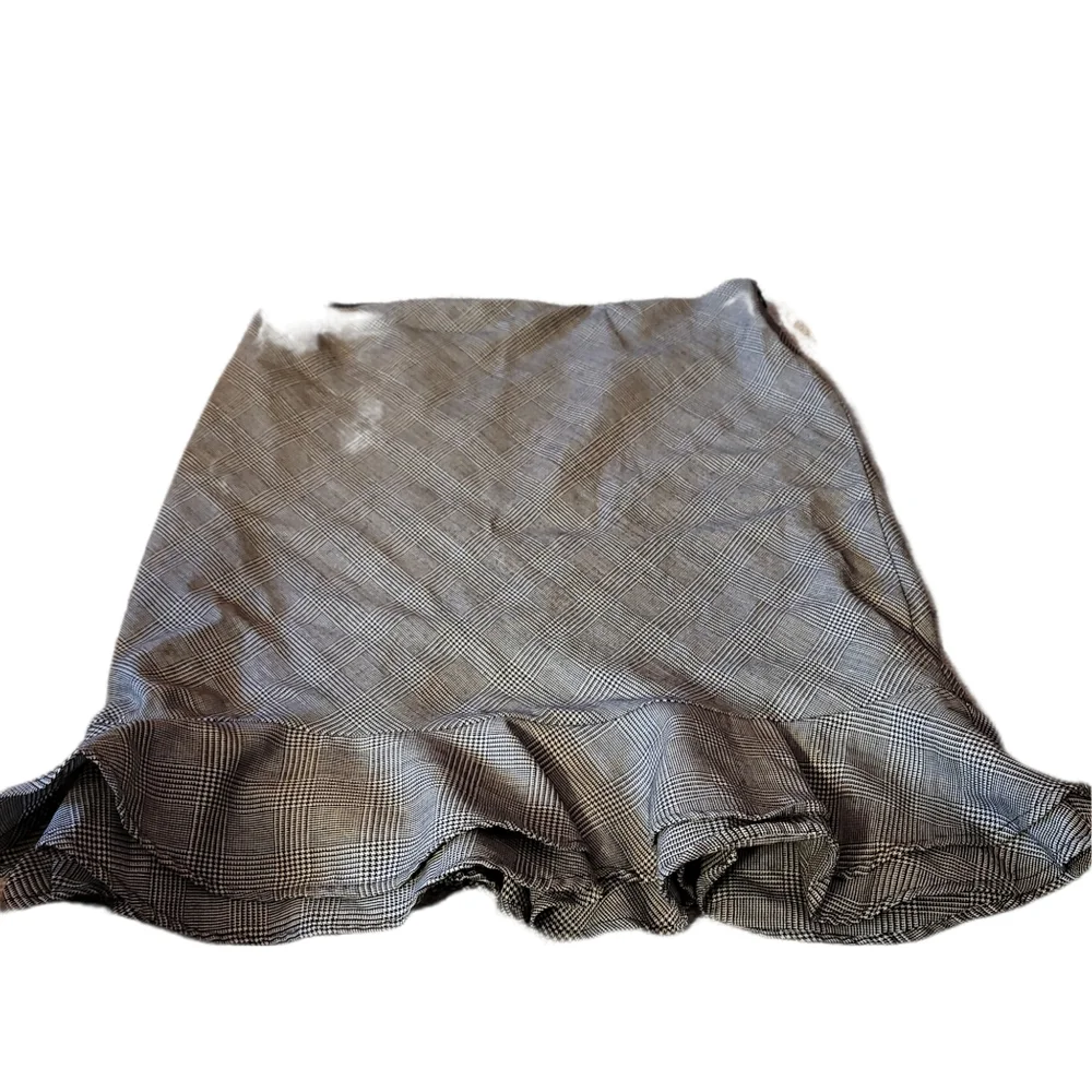 Chaps 100% Wool Skirt Size 16 Black and White Lined Pleated Ruffle Side Zip - Picture 2 of 7